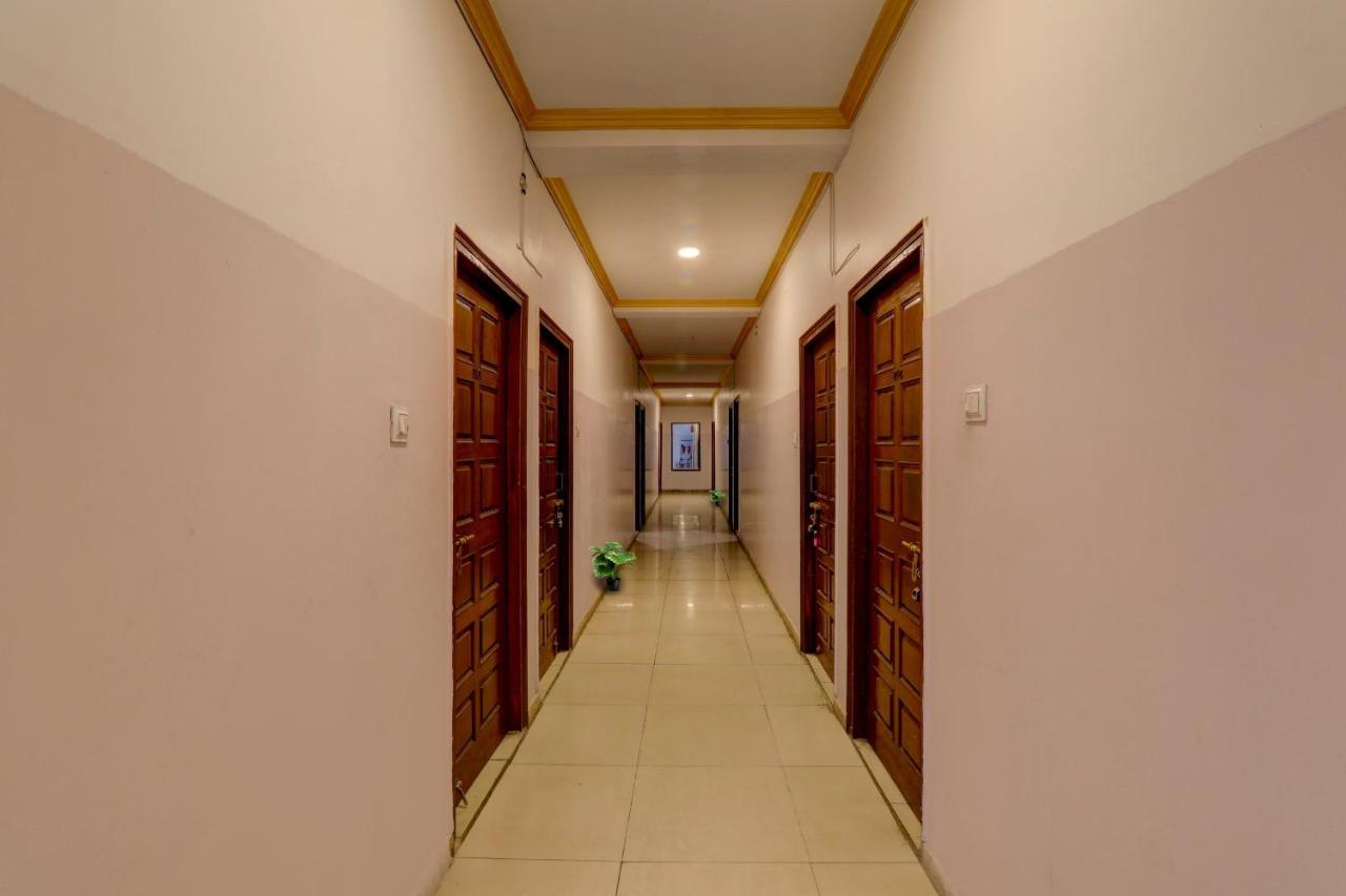 فندق Collection O Premier Near Hazratganj لاكناو المظهر الخارجي الصورة