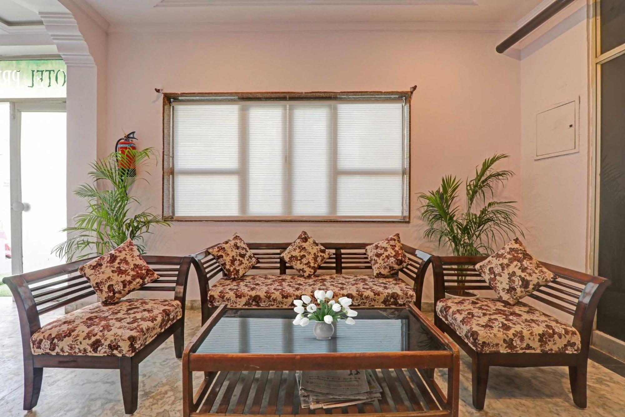 فندق Collection O Premier Near Hazratganj لاكناو المظهر الخارجي الصورة