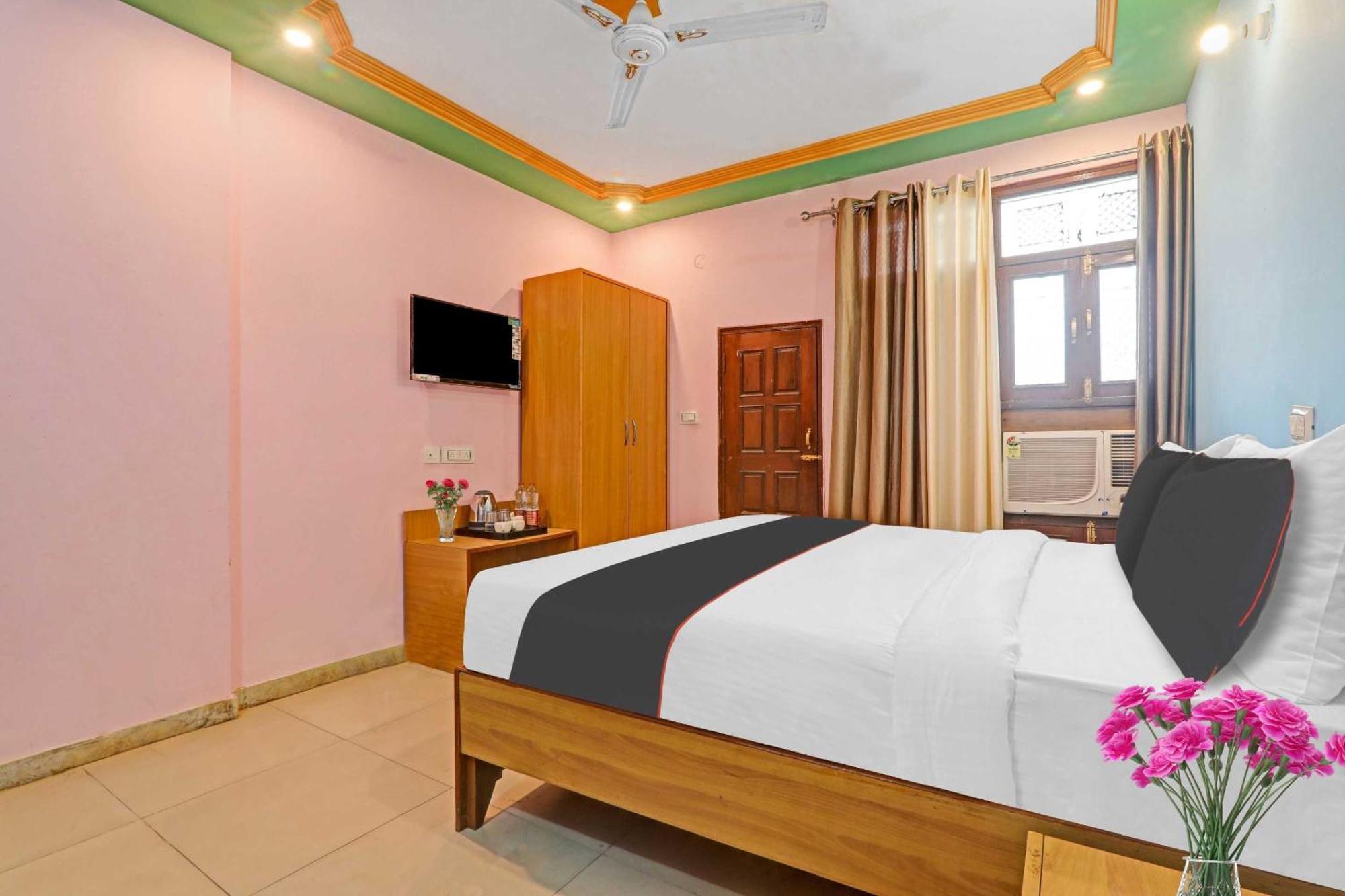 فندق Collection O Premier Near Hazratganj لاكناو المظهر الخارجي الصورة