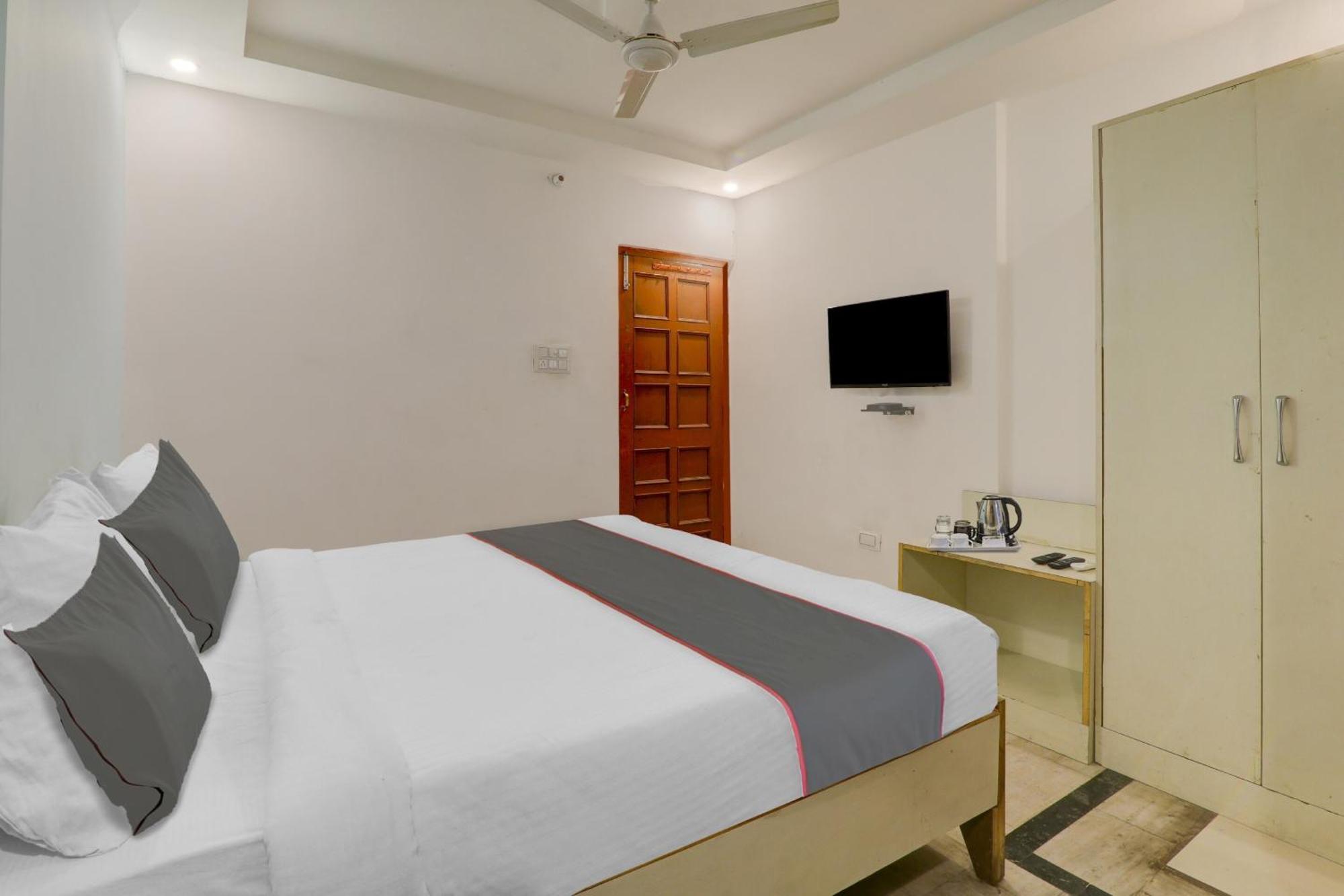 فندق Collection O Premier Near Hazratganj لاكناو المظهر الخارجي الصورة
