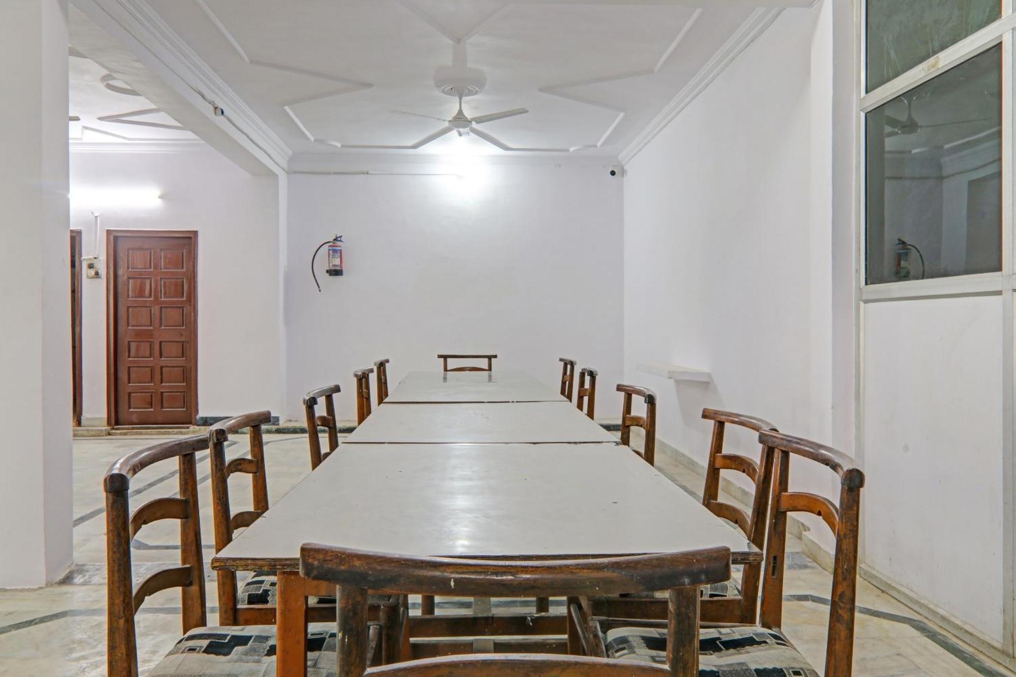 فندق Collection O Premier Near Hazratganj لاكناو المظهر الخارجي الصورة
